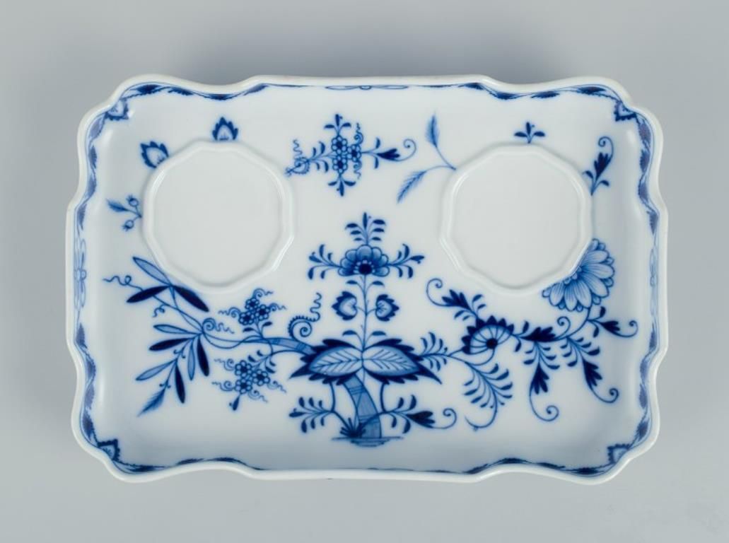 Meissen, Germany. Blue Onion Pattern Inkwell Set In Porcelain. photo vintage