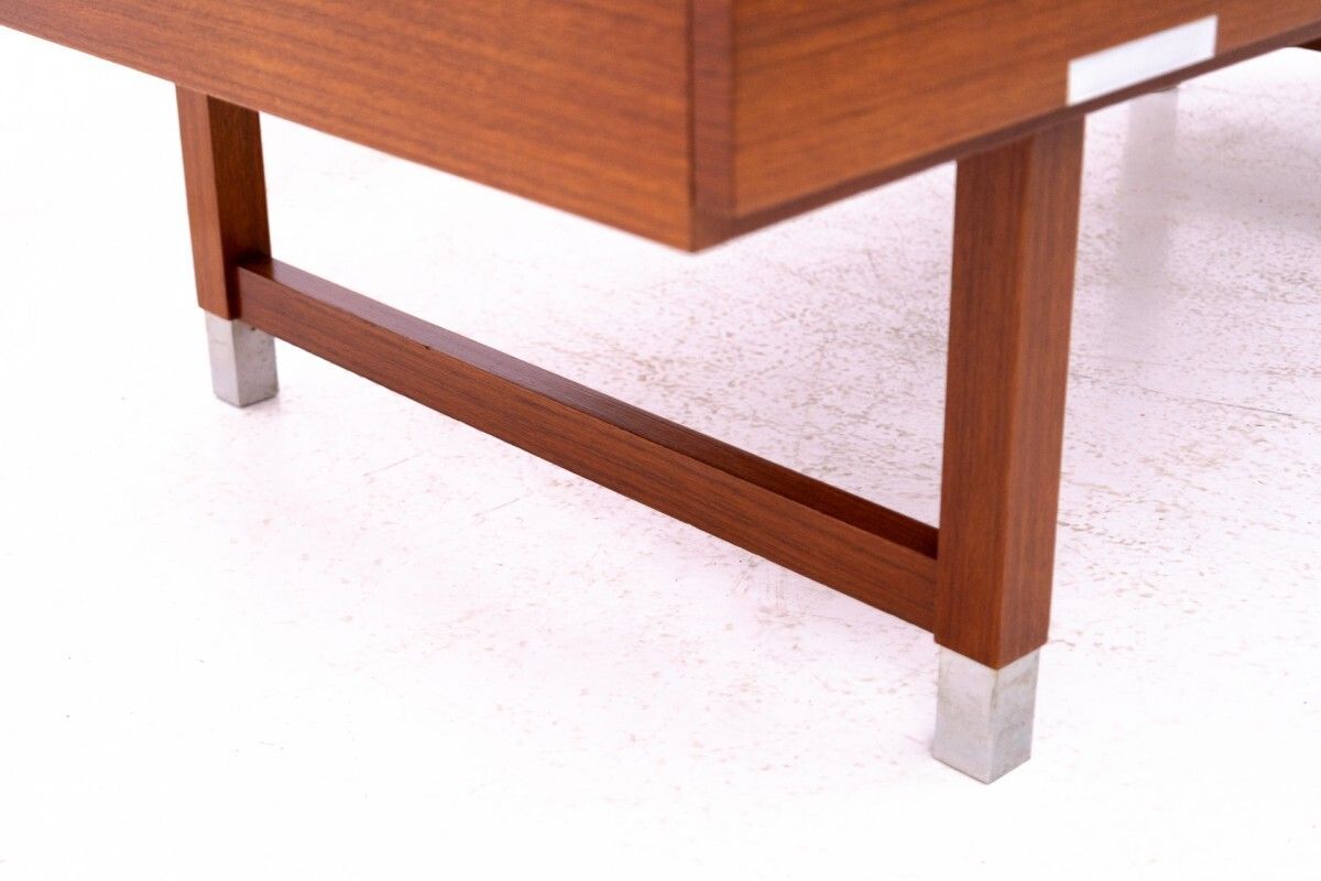 Teak Desk, Eigil Petersens Mobelfabrik, Denmark, 1960s. After Renovation. photo for sale