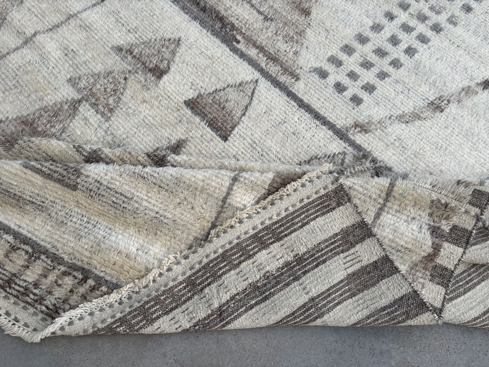 245x305 Cm Moroccan Style Area Rug. Vintage Handknotted Carpet. 100% Natural Wool photo furniture