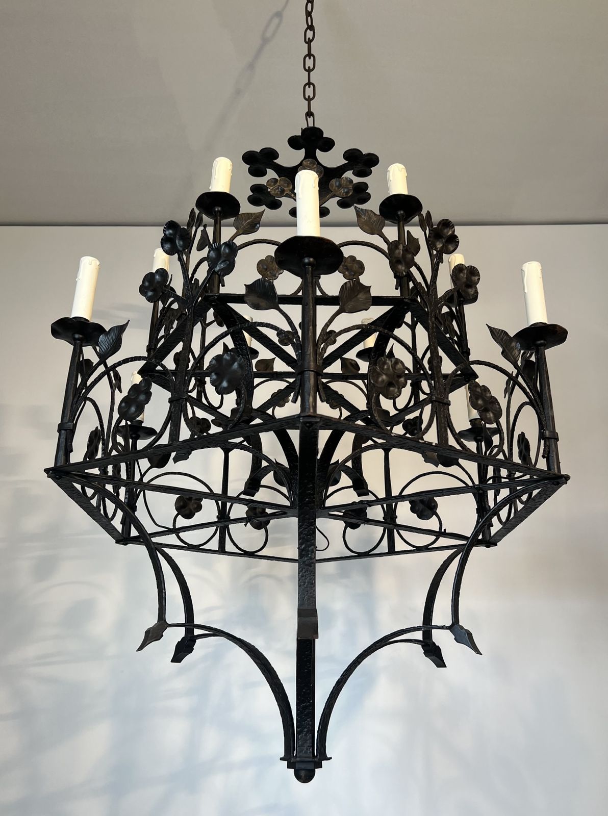 Lighting Large 12 Light Wrought Iron Chandelier With Clover And Foliage Decorations photo