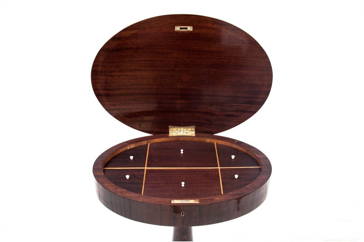 A Historic Thread Table, Northern Europe, Around 1860. After Renovation. photo vinterior