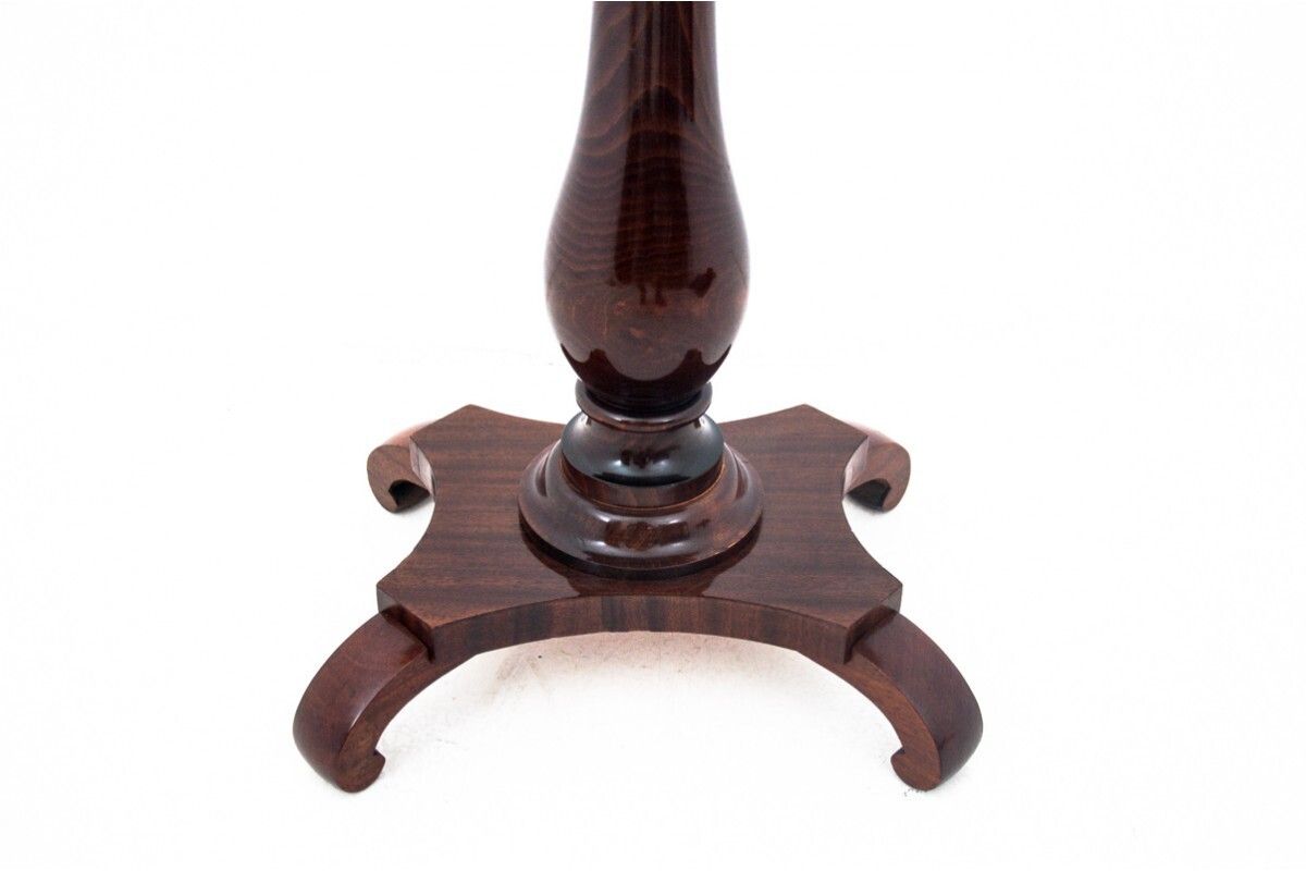 photo vinterior A Historic Thread Table, Northern Europe, Around 1860. After Renovation.