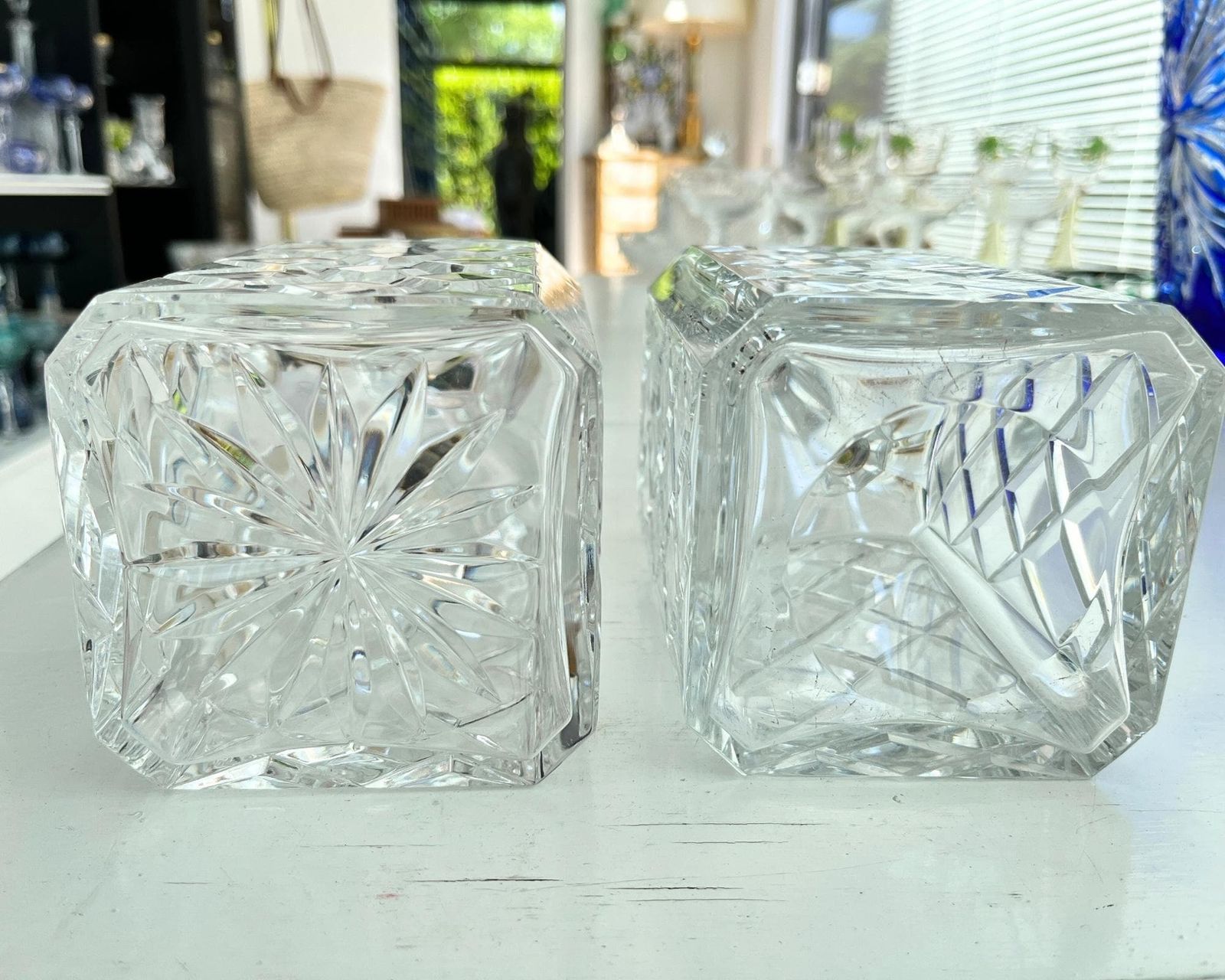 photo furniture Kristallen Whiskykaraf Set | 2 Stuks | Diamantgeslepen | Val Saint Lambert