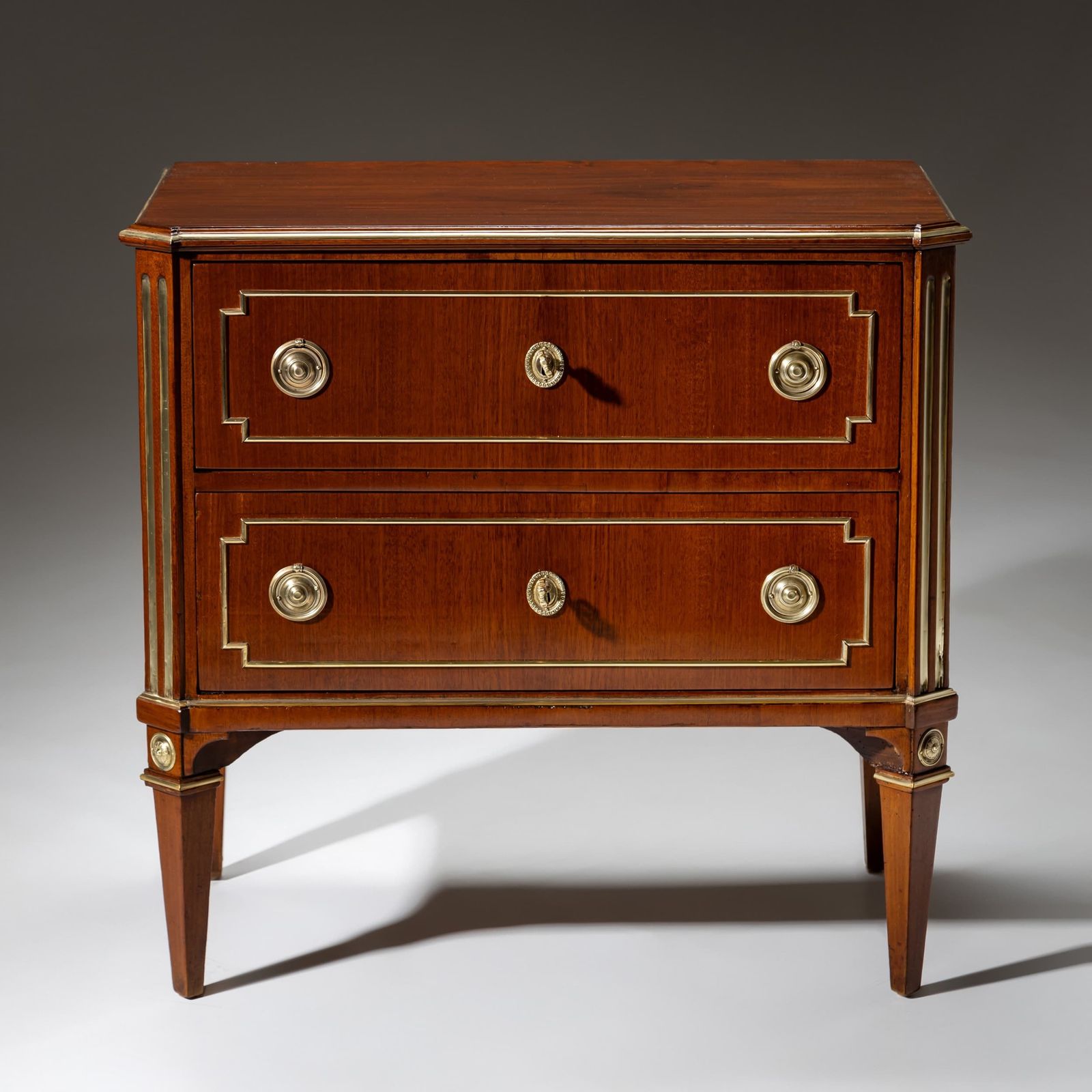 Neoclassical Chest Of Drawers In Mahogany, Late 18th Century photo vinterior