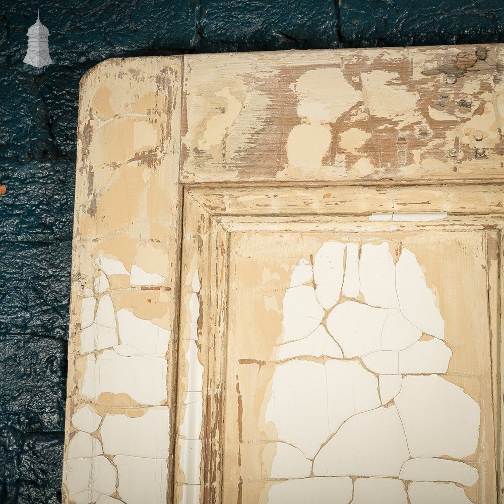 Reclaimed 4 Panel Door – Cracked White Paint photo vinterior