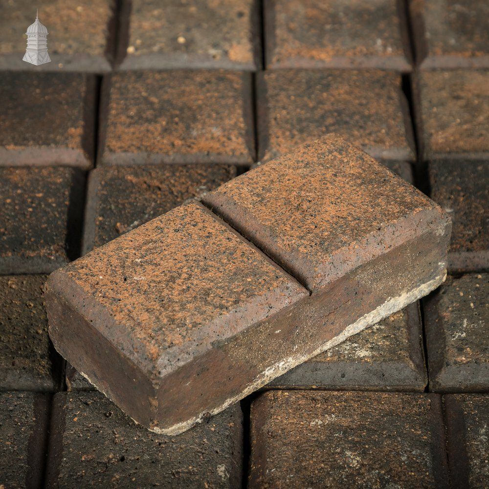 photo vinterior Reclaimed Stable Bricks, 258 Pavers, Worn Face, Staffordshire Blue 2 Block