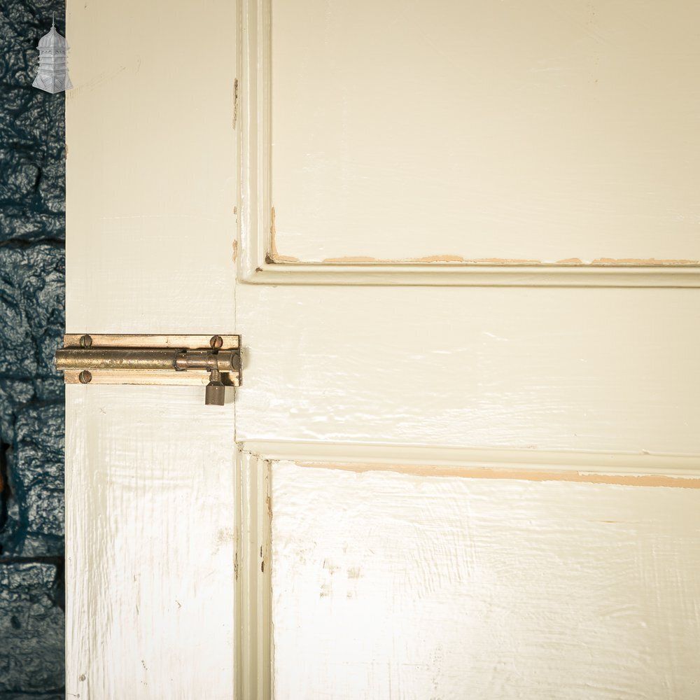photo vintage Reclaimed 4 Panel Door