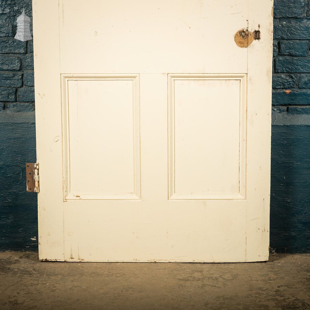 240.0 6 Panel Moulded Door – White Painted, Classic Layout photo