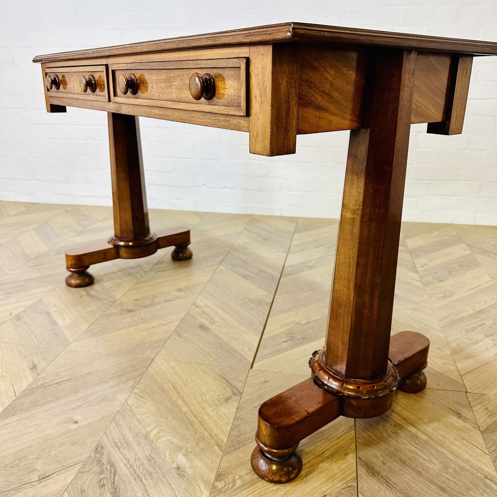 photo vinterior Antique English William IV Mahogany Library Table, Leather Top, 1830s