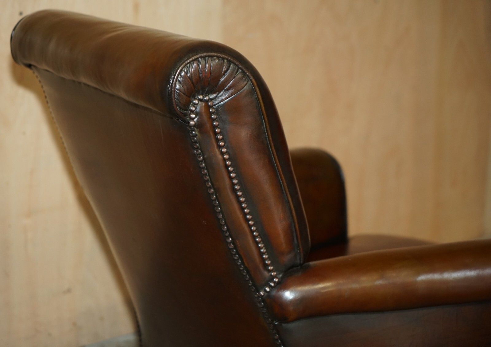photo vinterior Fully Restored Antique Circa 1920'S Art Deco Deep Brown Leather Club Armchair