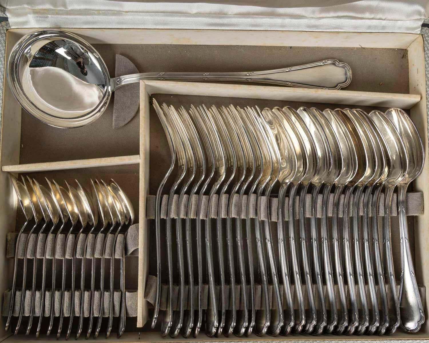 Ercuis Cutlery Service, Silver Plated, 20th Century. photo Home Decor