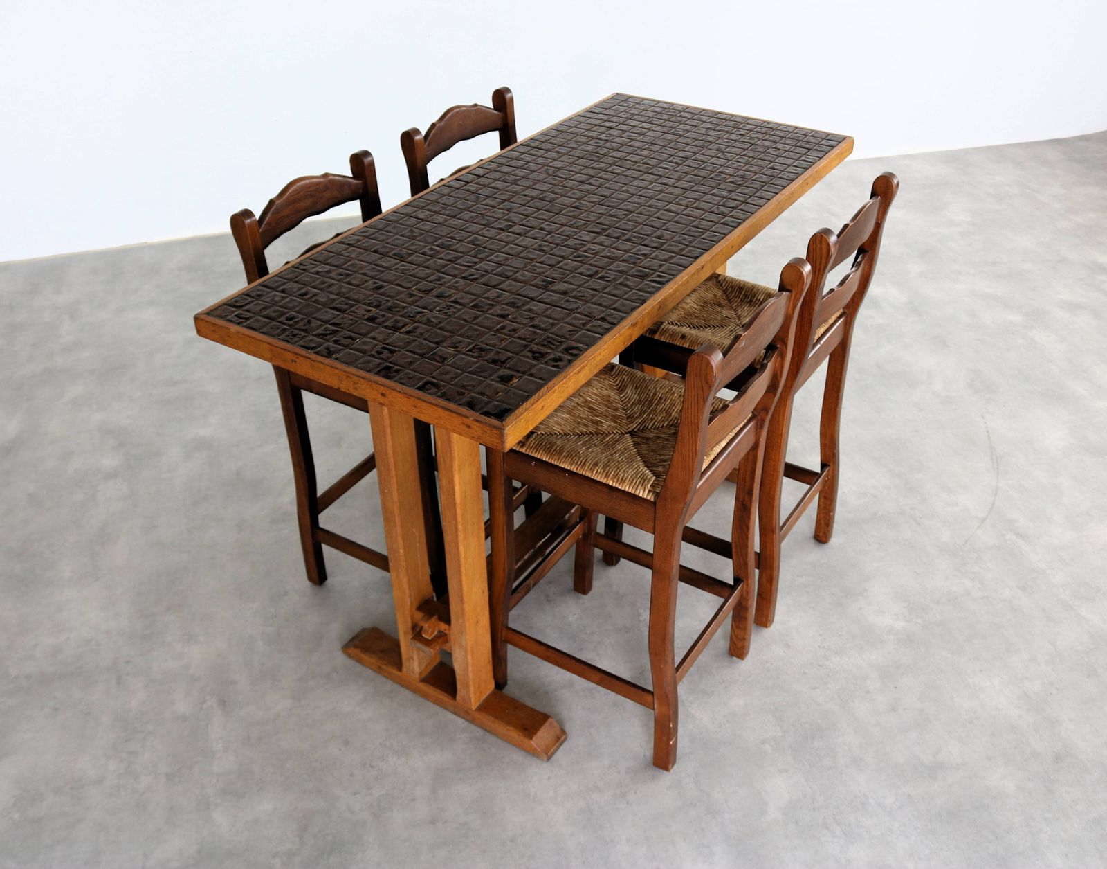 photo vintage Vintage Bartafel Met Stoelen | Eettafel | Barkrukken | Ca. Jaren 1950