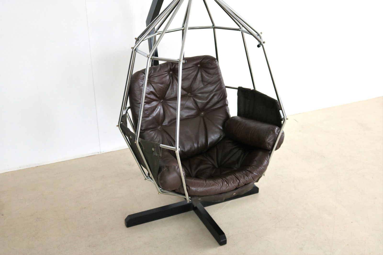 photo vintage Vintage Ib Arberg Parrot Cage Lounge Chair