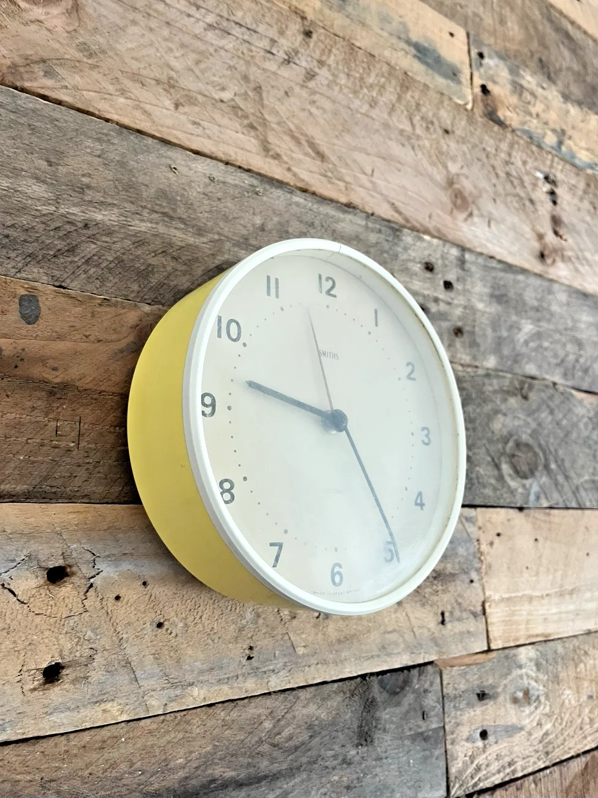 Mid Century 50s Yellow Smiths Sectric Wall Clock Kitchen Office Prop Not Working