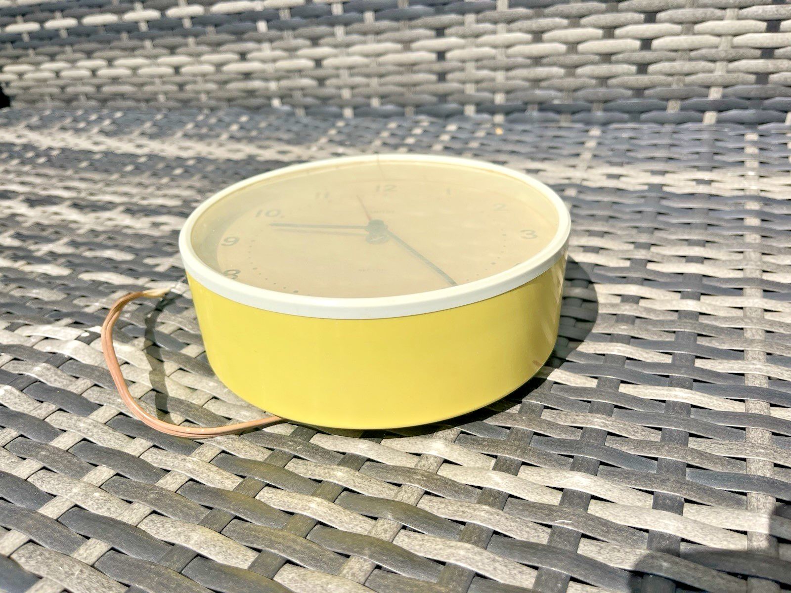Mid Century 50s Yellow Smiths Sectric Wall Clock Kitchen Office Prop Not Working photo Home Decor