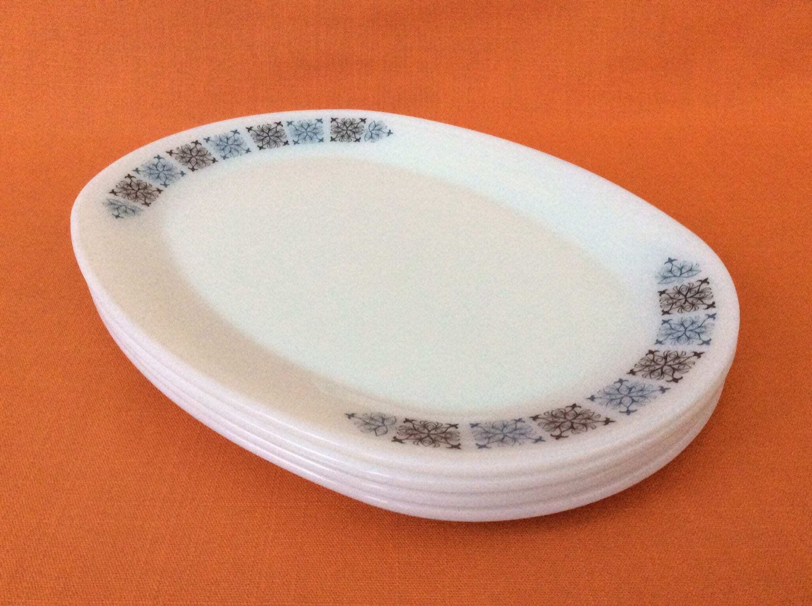 Jaj Pyrex Chelsea Oval Steak Plates (Set Of 6) photo for sale