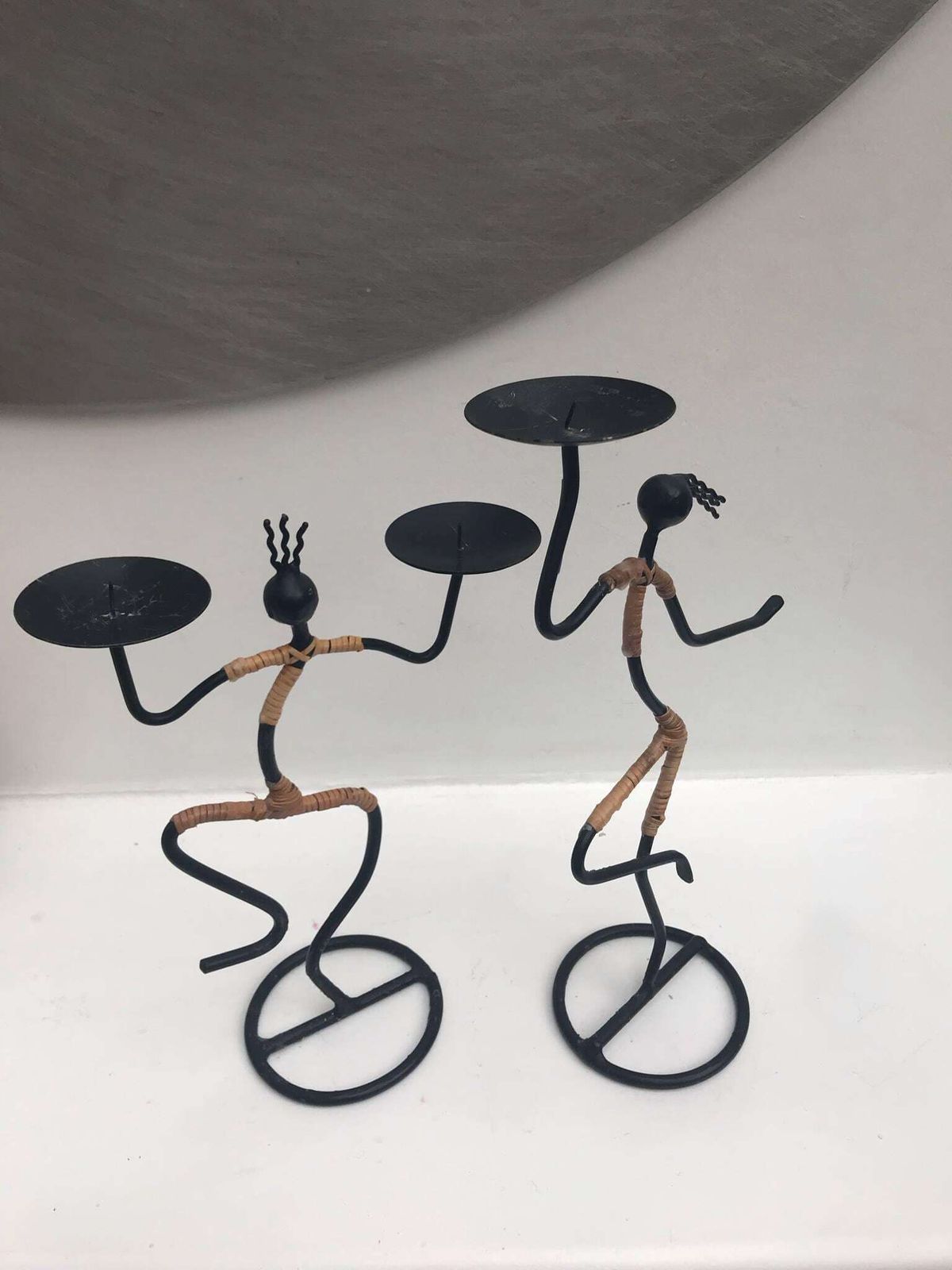 Kandelaarsset Mid Century Deens Zwart Ijzerdraad Kandelaar Door Laurids Lønborg Voor Lønborg, Jaren 1960 Scandinavisch Design Tafeldecoratie photo vinterior