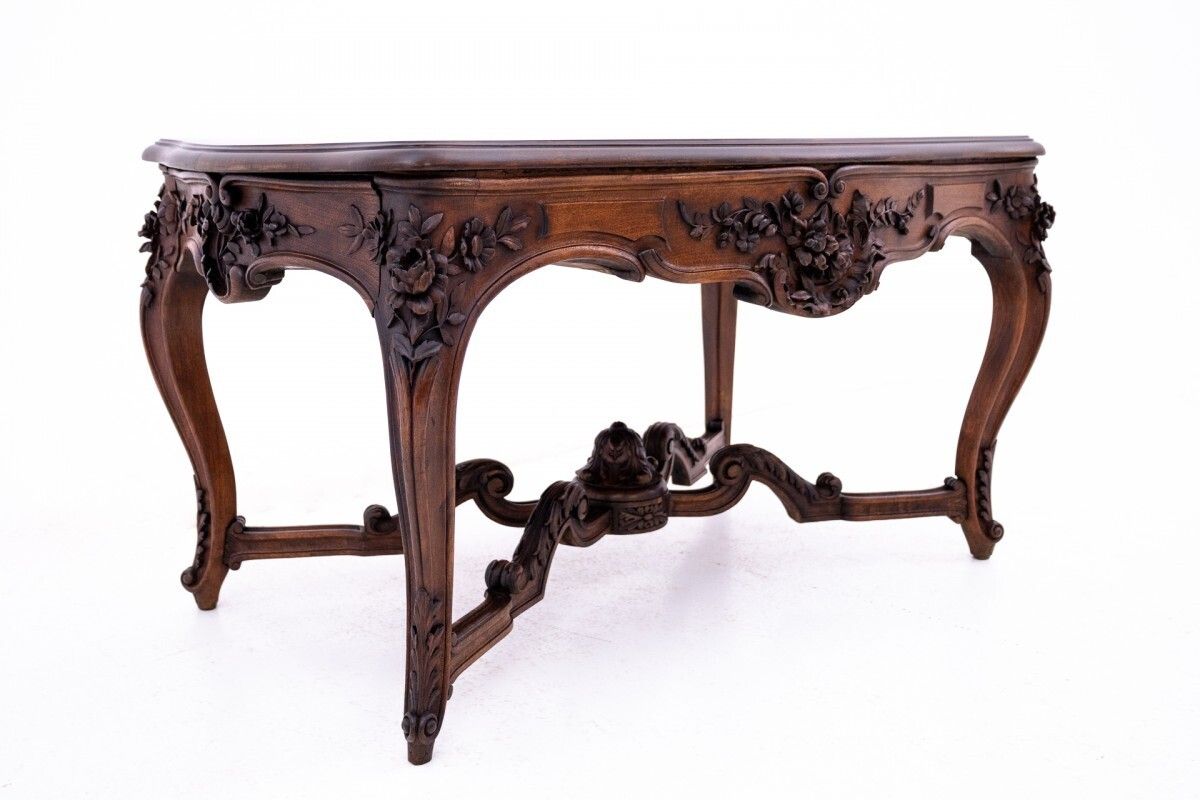 Richly Carved Table   Coffee Table, France, Late 19th Century. After Renovation. photo Furniture
