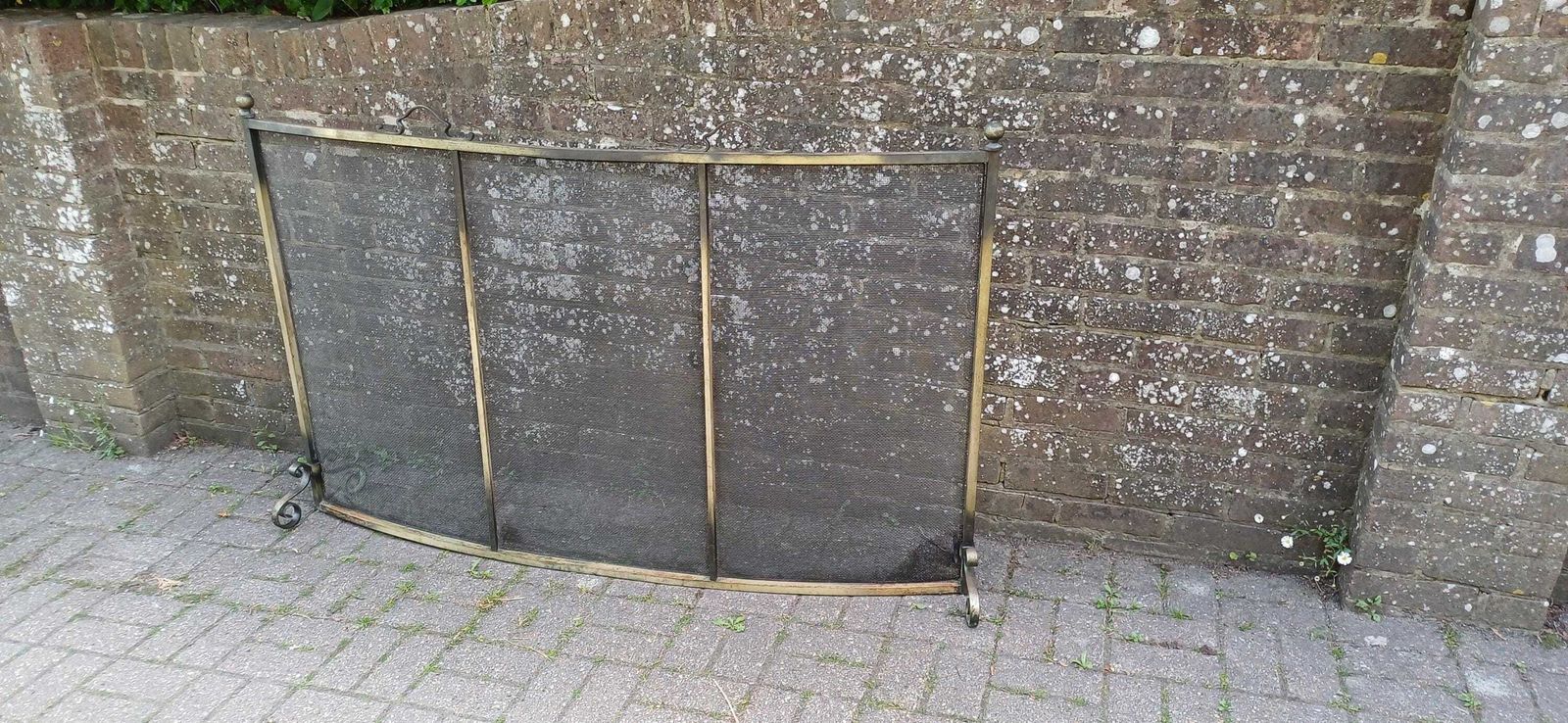 Massive Curved Metal Hues Fire Screen Vintage Spark Guard With Ornate Scroll Feet And Mesh 160 X 100 Cm