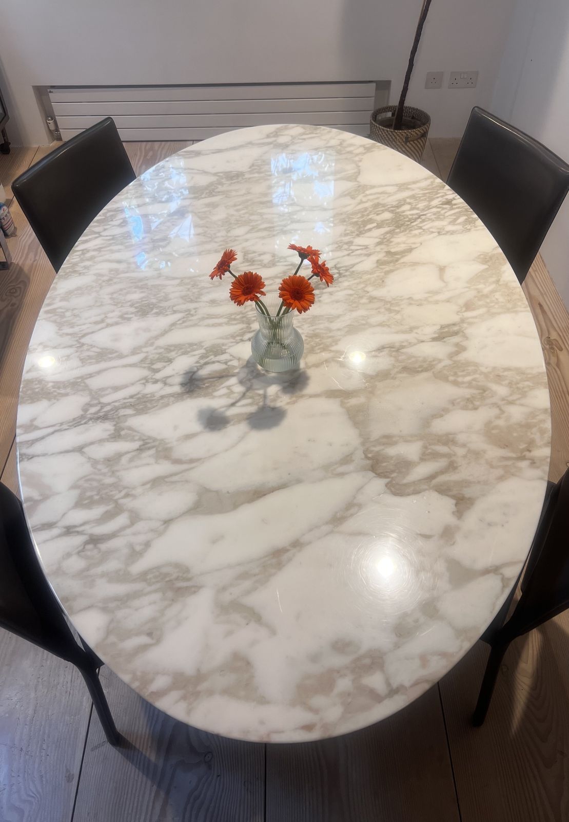 Saarinen Oval Dining Pedestal Table By Knoll In Arabescato Marble 198 X 121 photo 3900.0