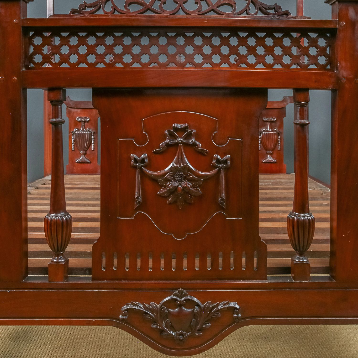 Victorian Anglo Indian Colonial Raj Bombay 6ft Super King Teak Four Post Bed (Circa 1890) photo vintage