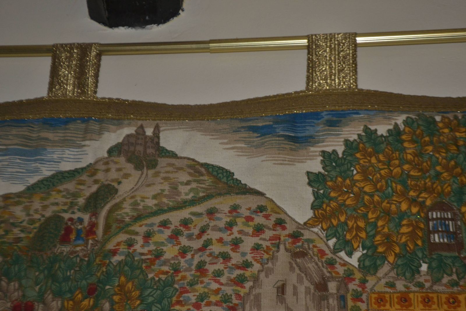 Rare Find. Gold And Red Embossed Cotton Linen Late 1960's Vintage French Medieval Tapestry   133.35cm X 144.78cm photo Art