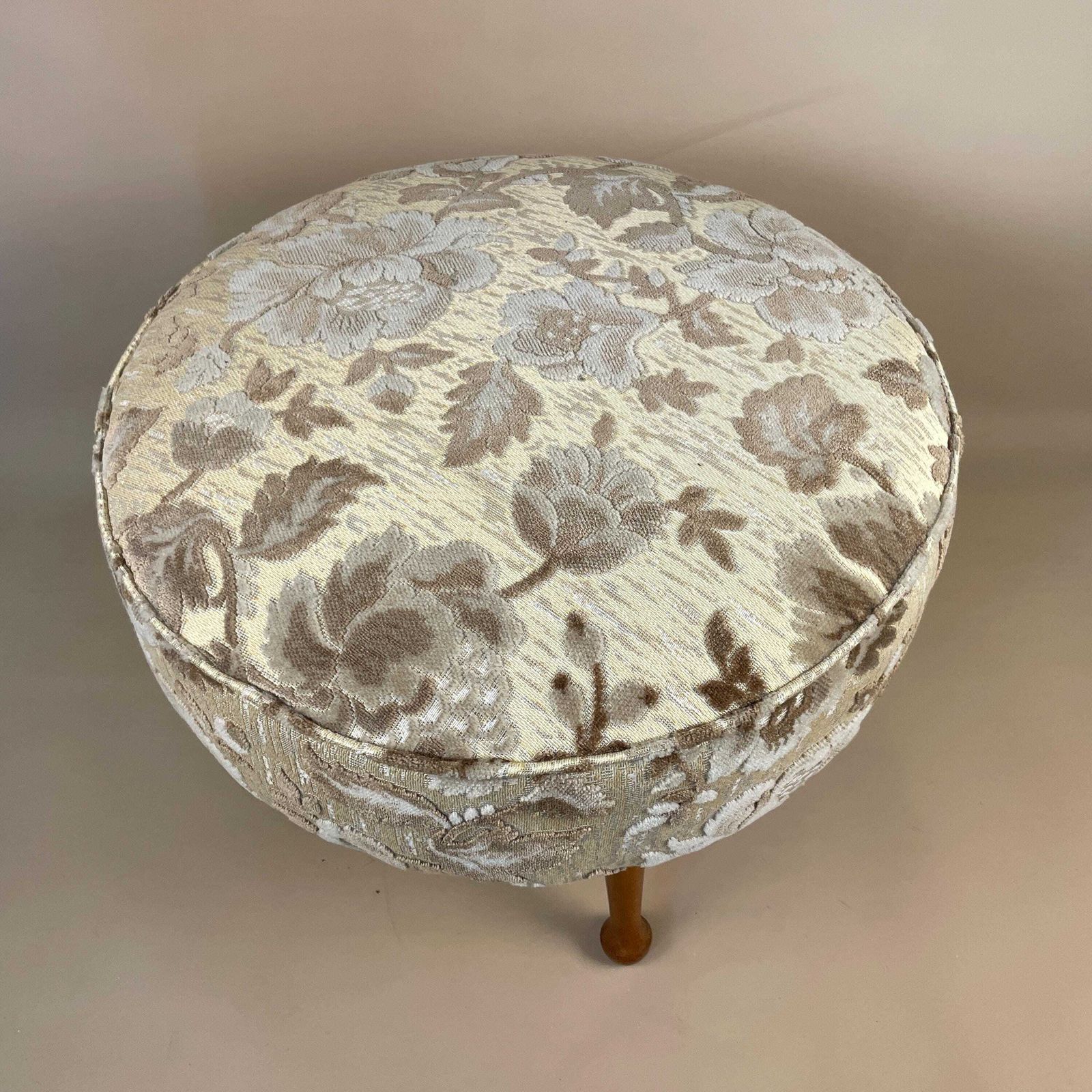 Vintage Retro Velvet Stool Floral Pattern Thin Pin Wood Legs Cottage Furniture Round Circle Seat 48cm Footstool Patterned photo Furniture