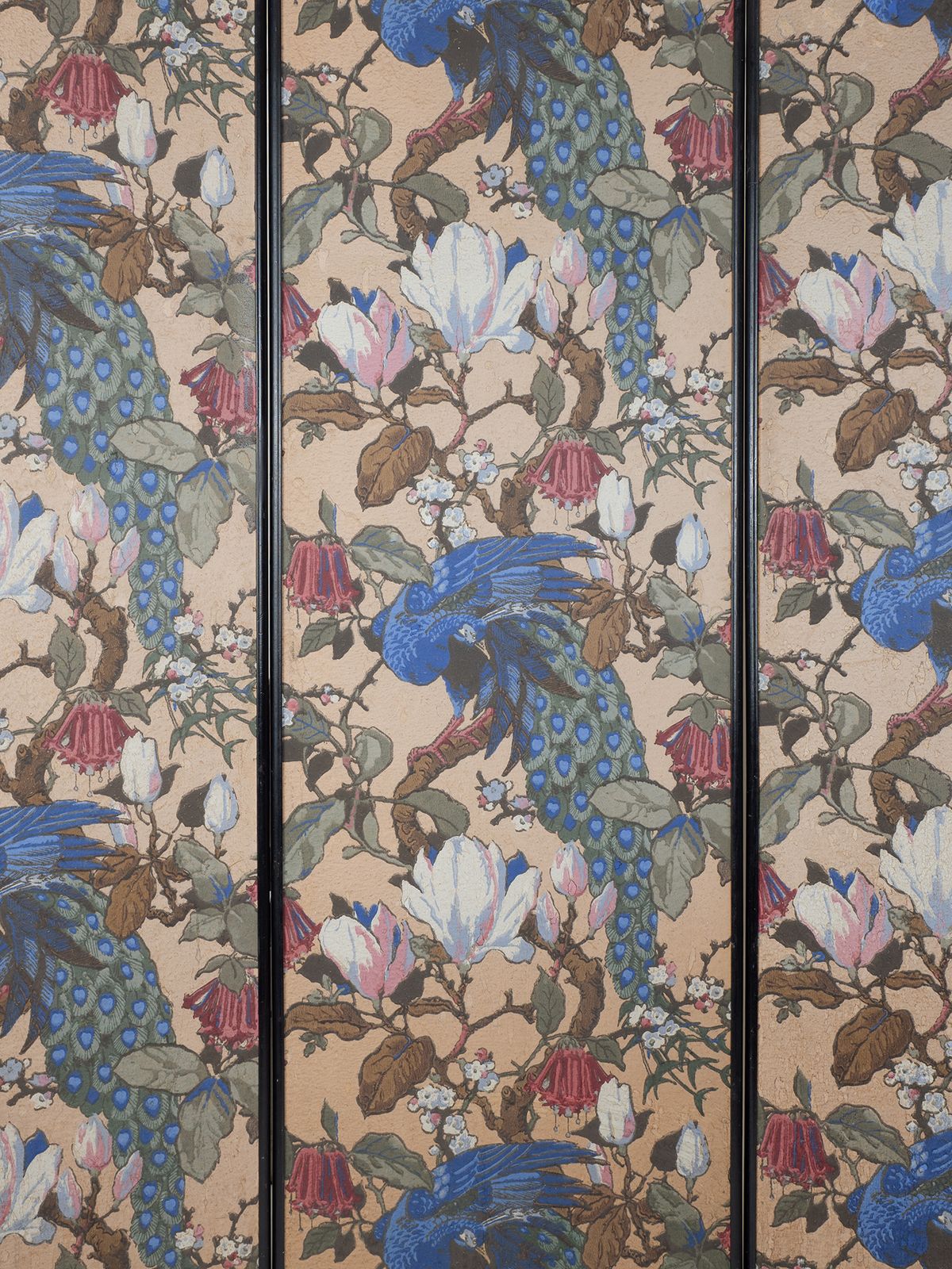 Hand Painted 19th Century Chinoiserie Wallpaper Screen photo vinterior
