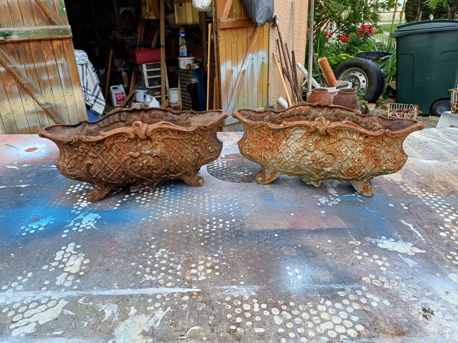 Pair Of 1900 Cast Iron Vases In Rocaille Style: Charleville   Mézières photo for sale
