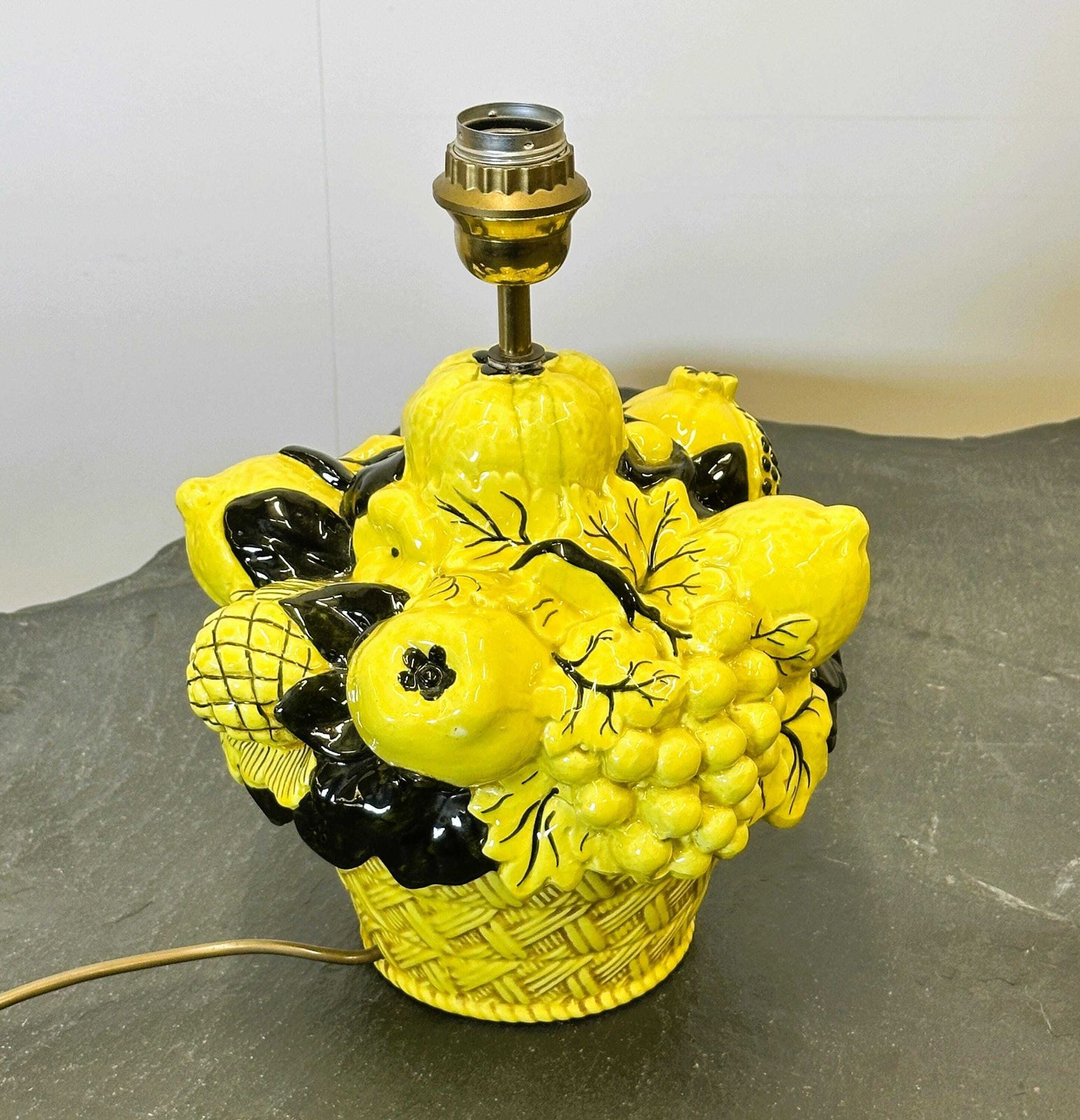 Striking Uco Zaccagnini Lemon Fruit Basket Table Lamp, 1970s. Italy.