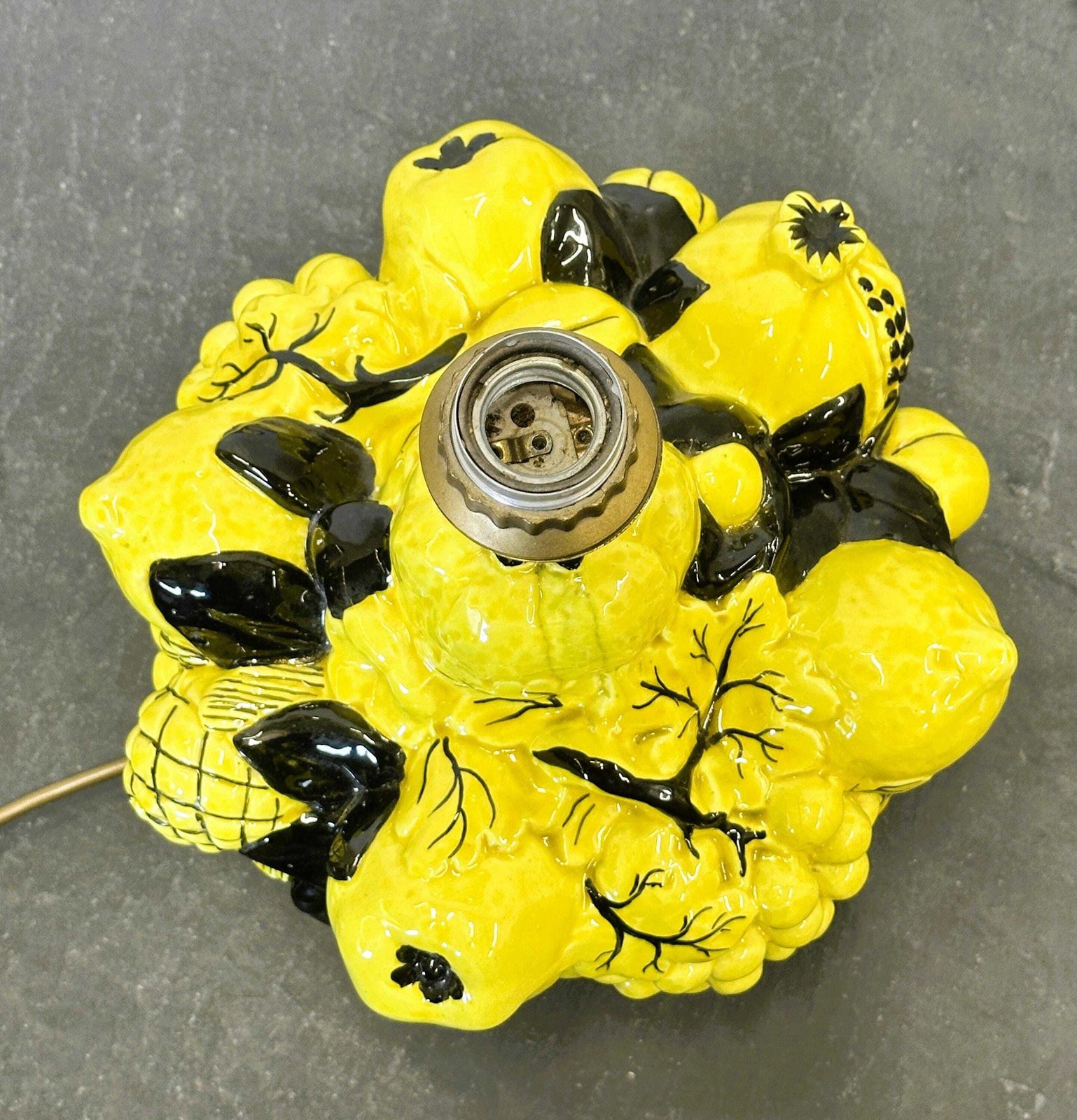 photo furniture Striking Uco Zaccagnini Lemon Fruit Basket Table Lamp, 1970s. Italy.