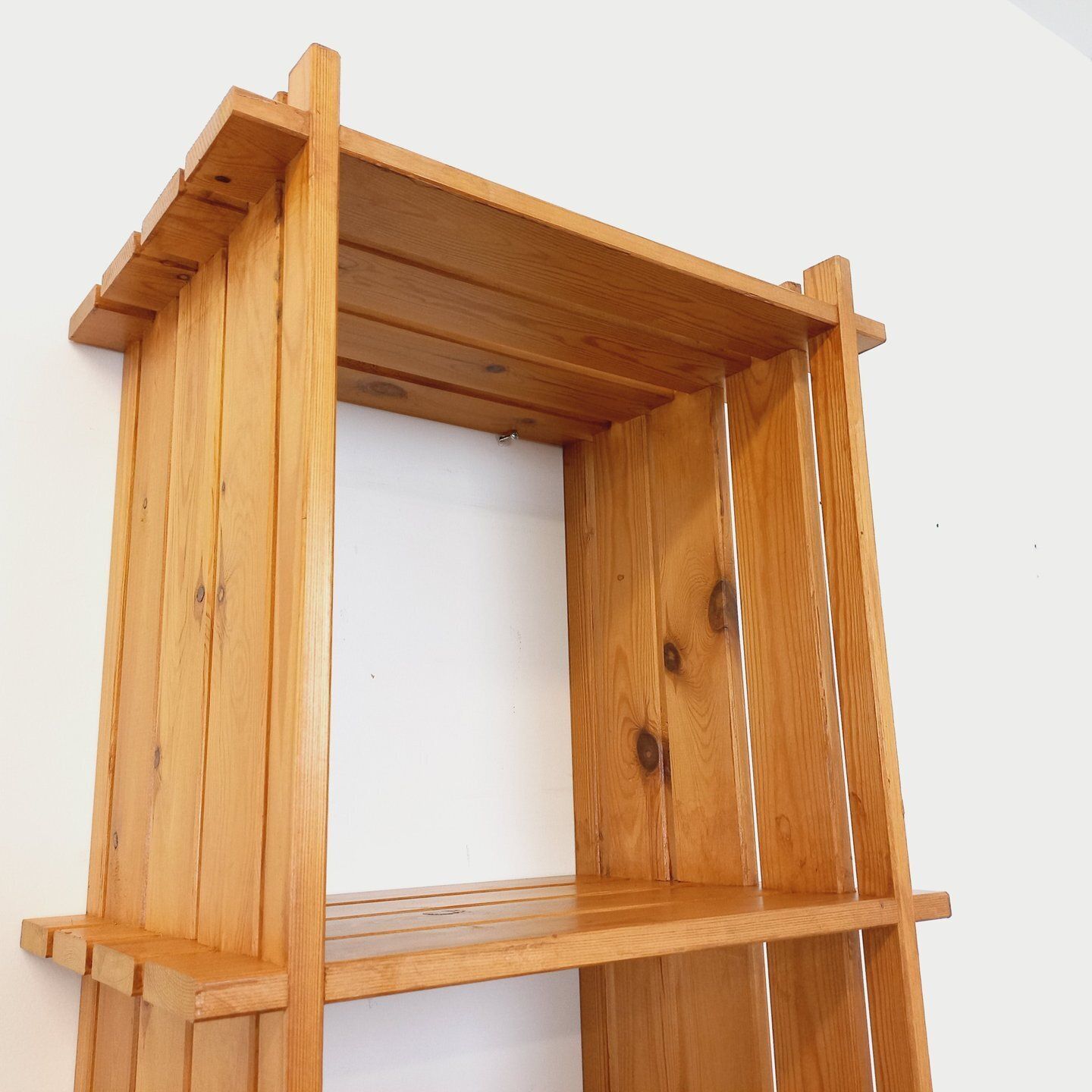 photo vintage Pair Of Pine Wall Shelves, 1980s