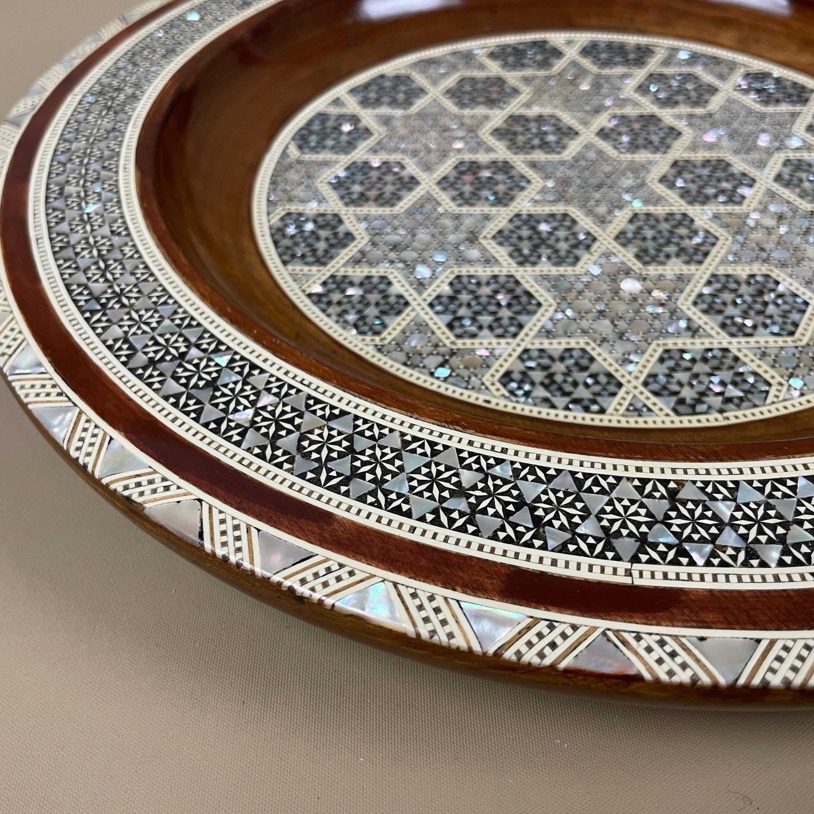 Vintage Middle Eastern Bowl Tray Pearl Inlay Pattern Wooden Round Display Plate Decorative Plate Art Wall Hanging photo Home Decor