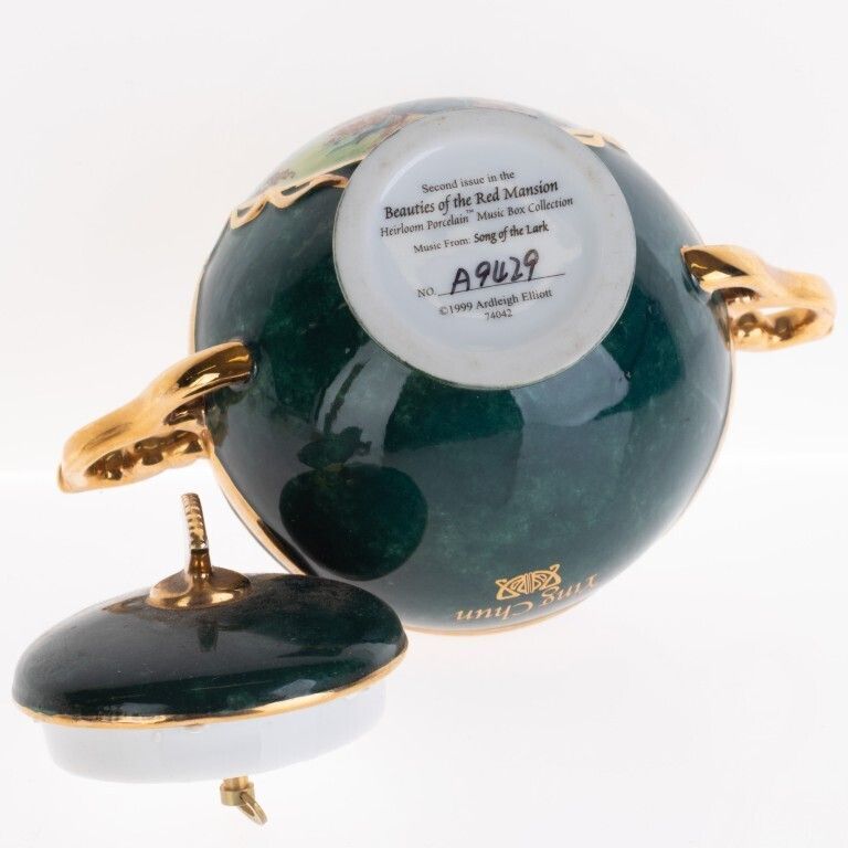 Beauties Of The Red Mansion Chinese Gilt Porcelain Musical Box photo furniture