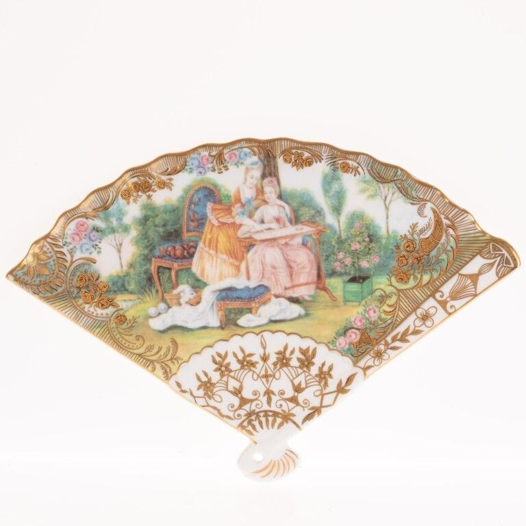 Gilt Porcelain Ceramic Fan Wall Hanging After The Fritzwilliam Museum