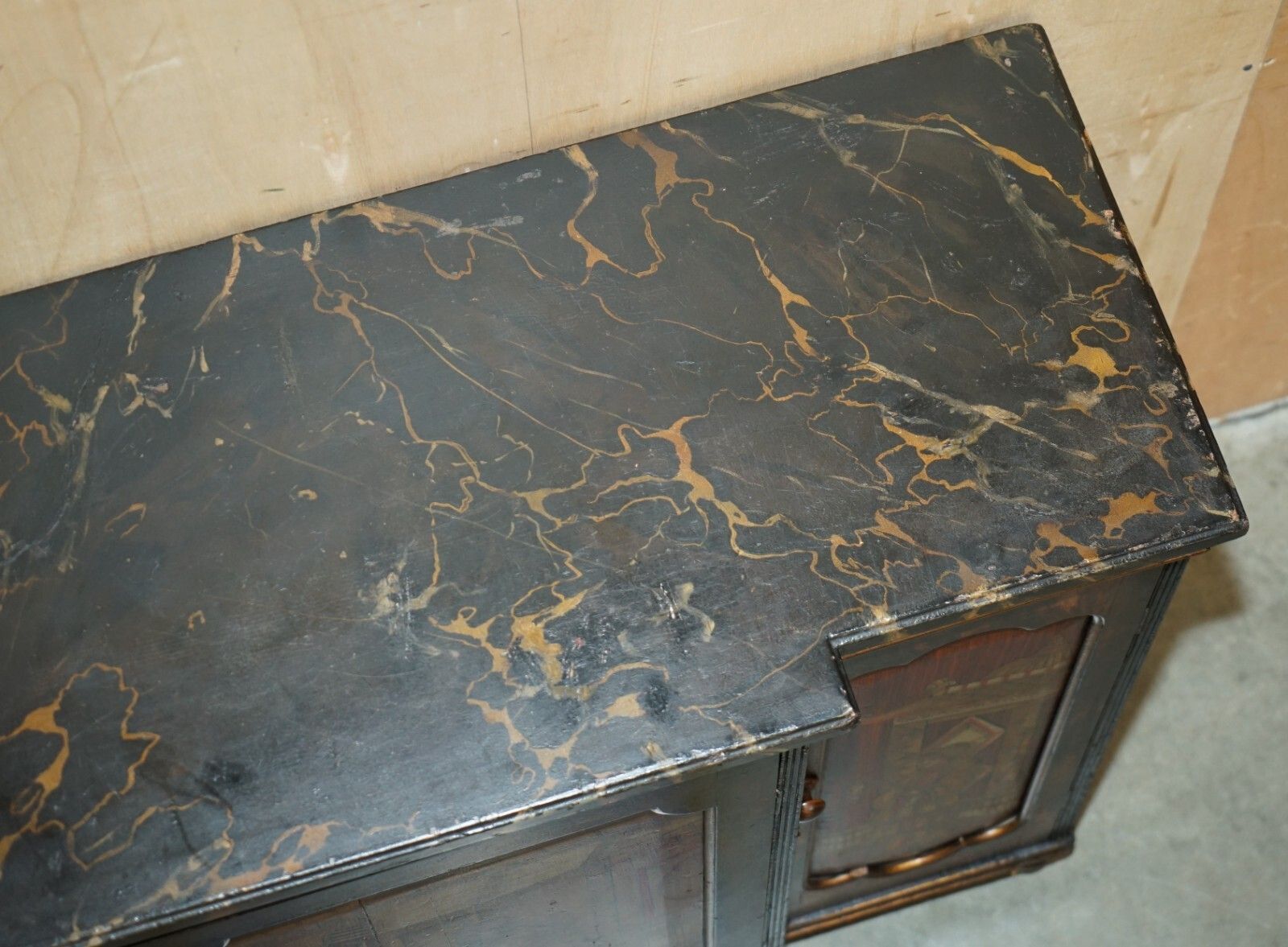 photo vintage Antique Regency 1810 Simulated Rosewood Chinese Chinoiserie Breakfront Sideboard