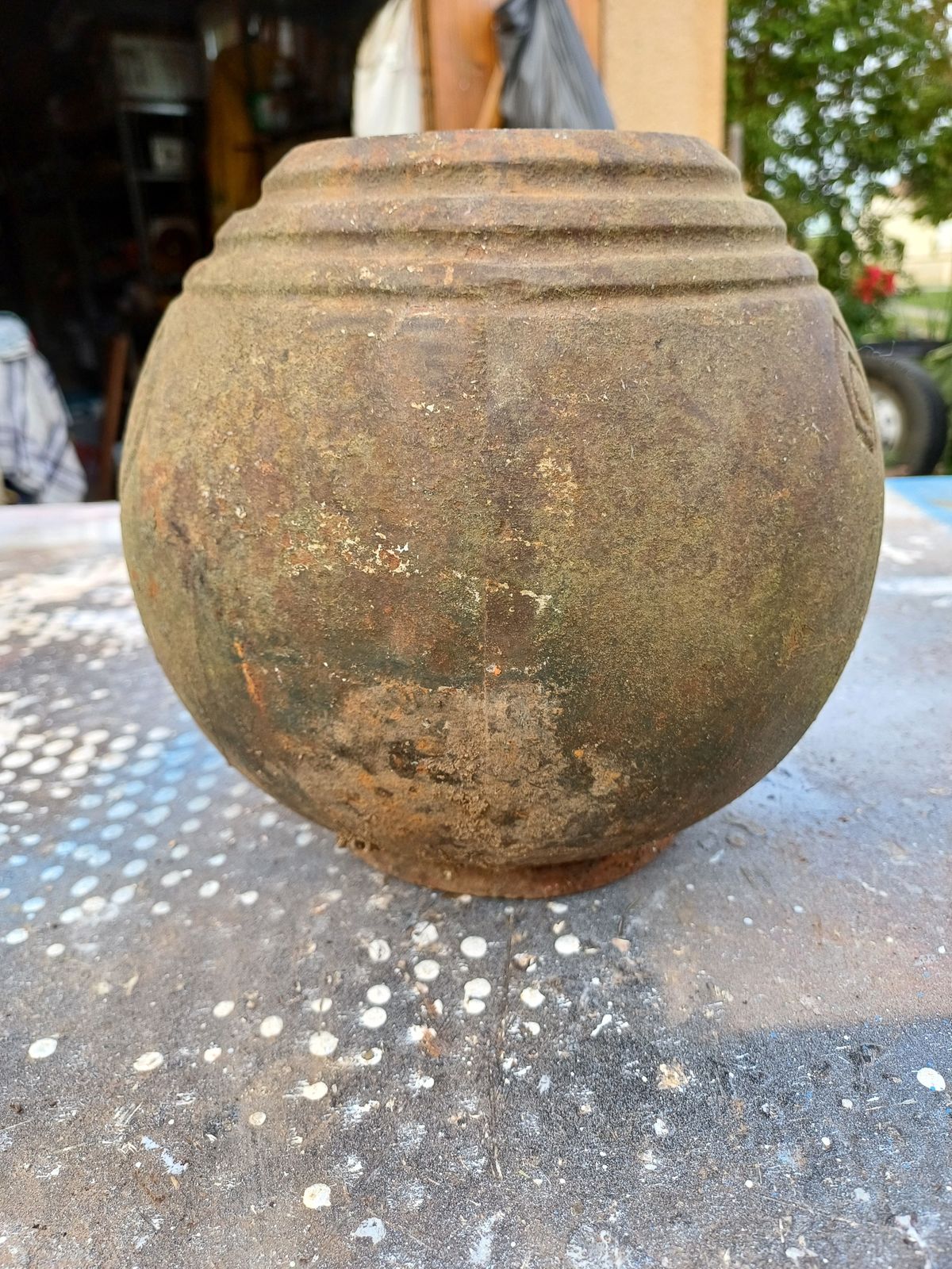 1 Round Cast Iron Vase 1900 In Art Deco Style: Charleville   Mézières photo 93.0