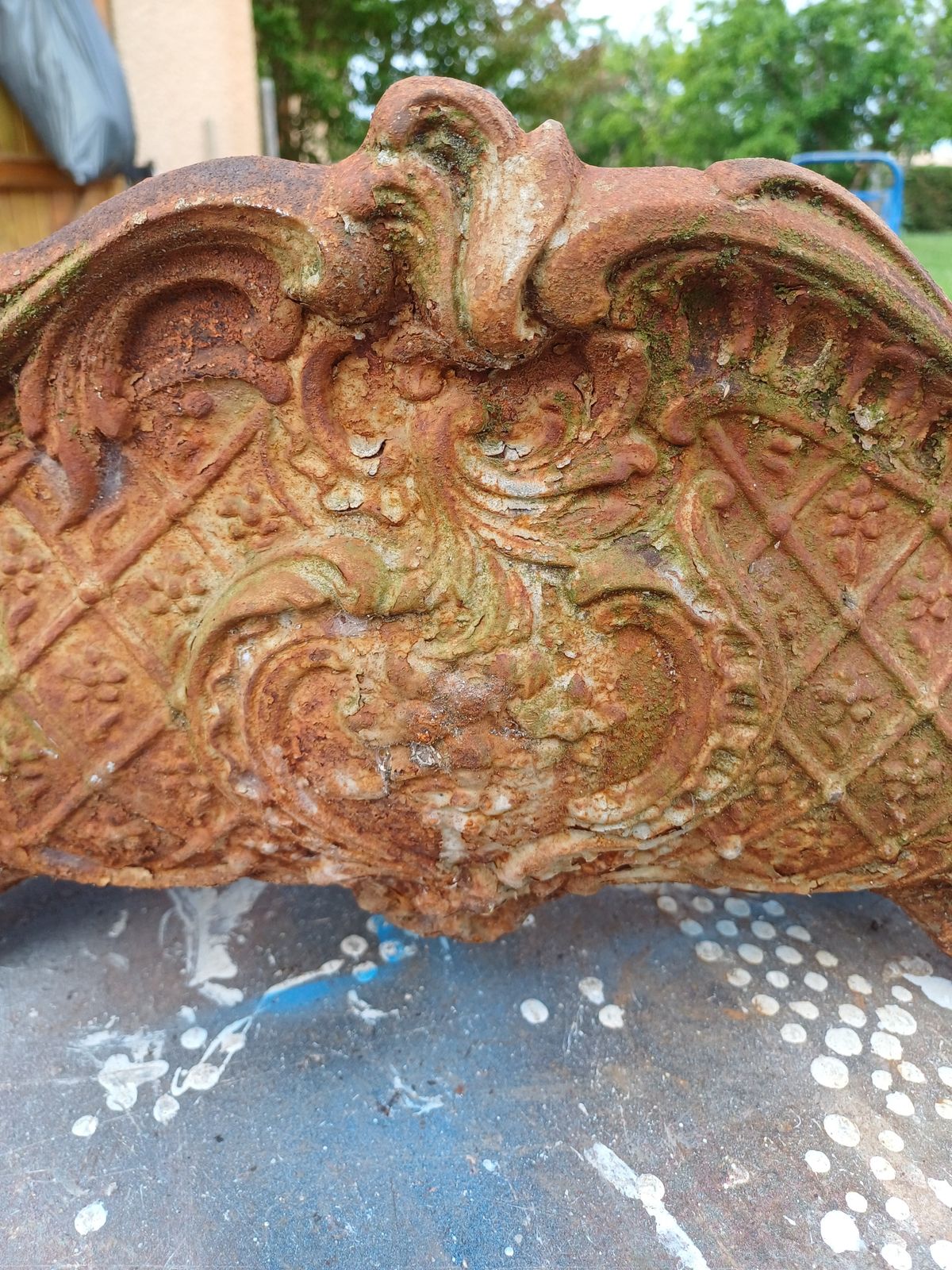 Pair Of 1900 Cast Iron Planters In Rocaille Style: Charleville   Mézières photo vinterior