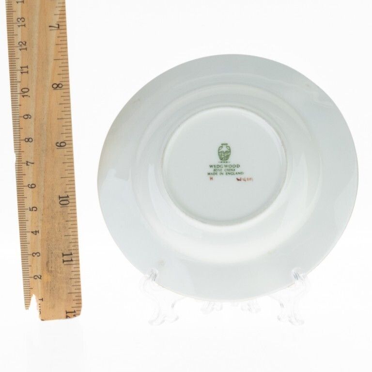 Wedgwood Gilt Porcelain Grape Vine Leaves Pattern Ashtray photo for sale