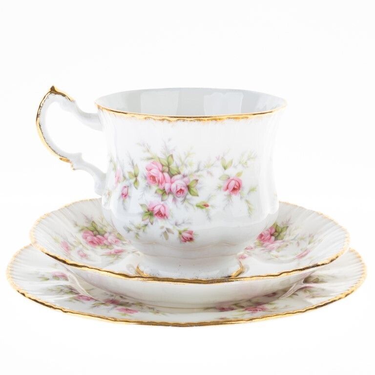 Paragon Gilt Porcelain Ceramic Roses Trio Teacup & Saucers