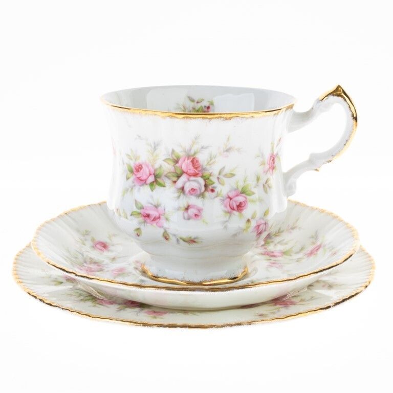 Paragon Gilt Porcelain Ceramic Roses Trio Teacup & Saucers