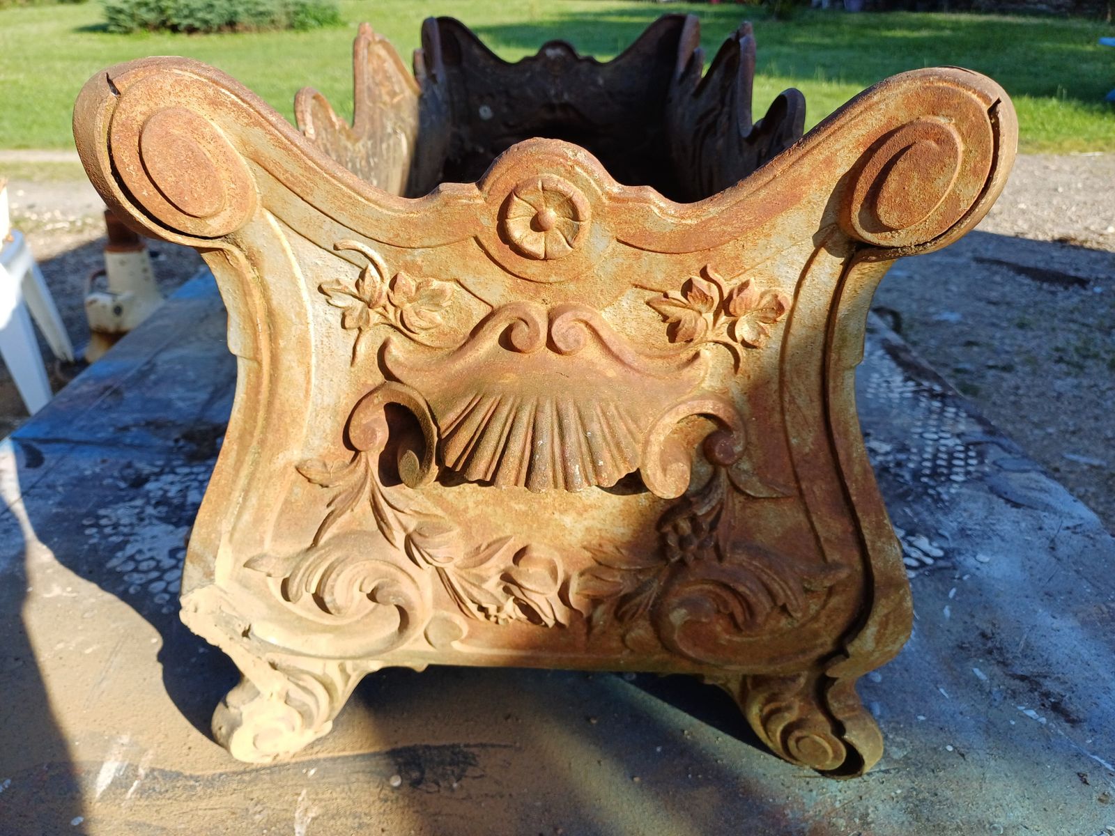 390.0 Large 1900 Cast Iron Planter In Rocaille Style: Charleville   Mézières photo