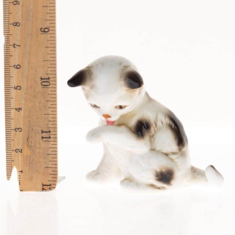 Danbury Mint Hand Painted Porcelain Ceramic Cat Figure photo Art