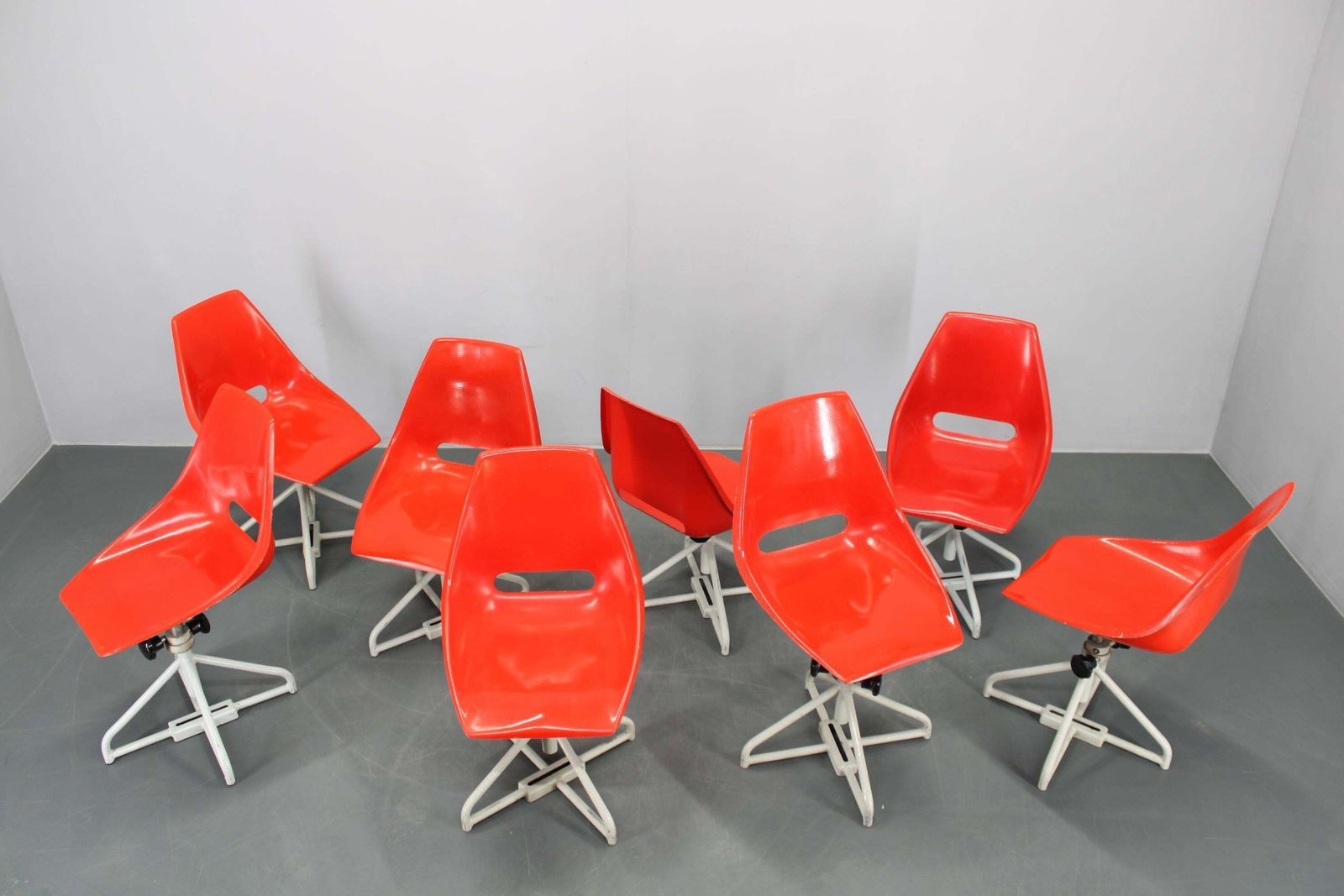 1960s Miroslav Navratil Set Of Eight Fiberglass Chairs For Vertex, Czechoslovaki photo for sale