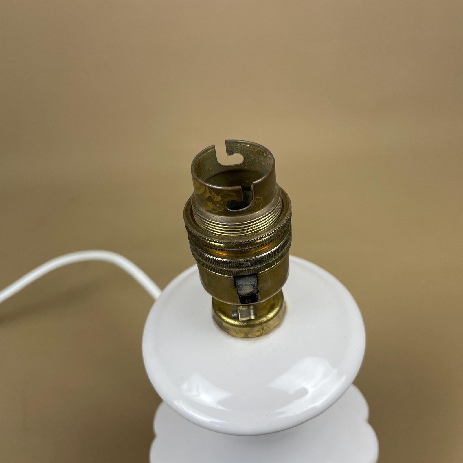 Vintage Ceramic White Lamp Bedside Table Light Art Deco Style Vase Shape Small Brass Fittings photo vinterior