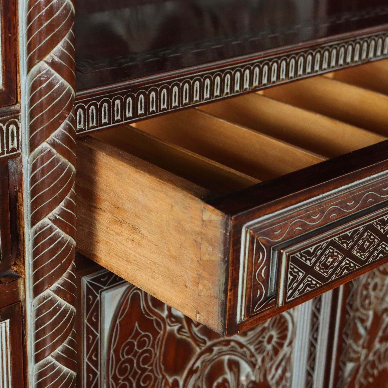 Antique Living Room Cabinet Ethnic Rino Galbiati XX Century photo vinterior
