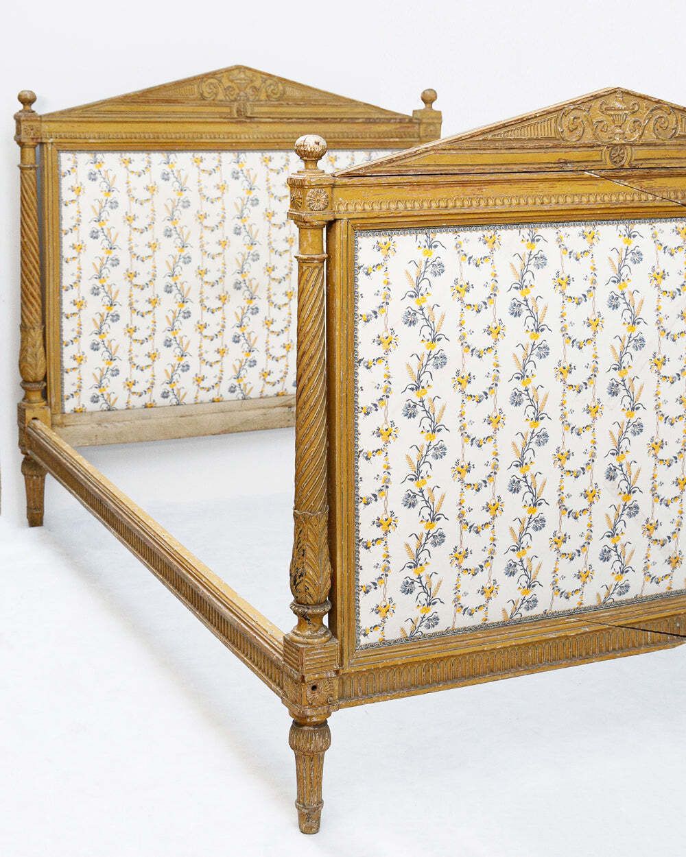 19th C Louis XVI Style Carved And Painted Daybed Bed Frame photo Furniture