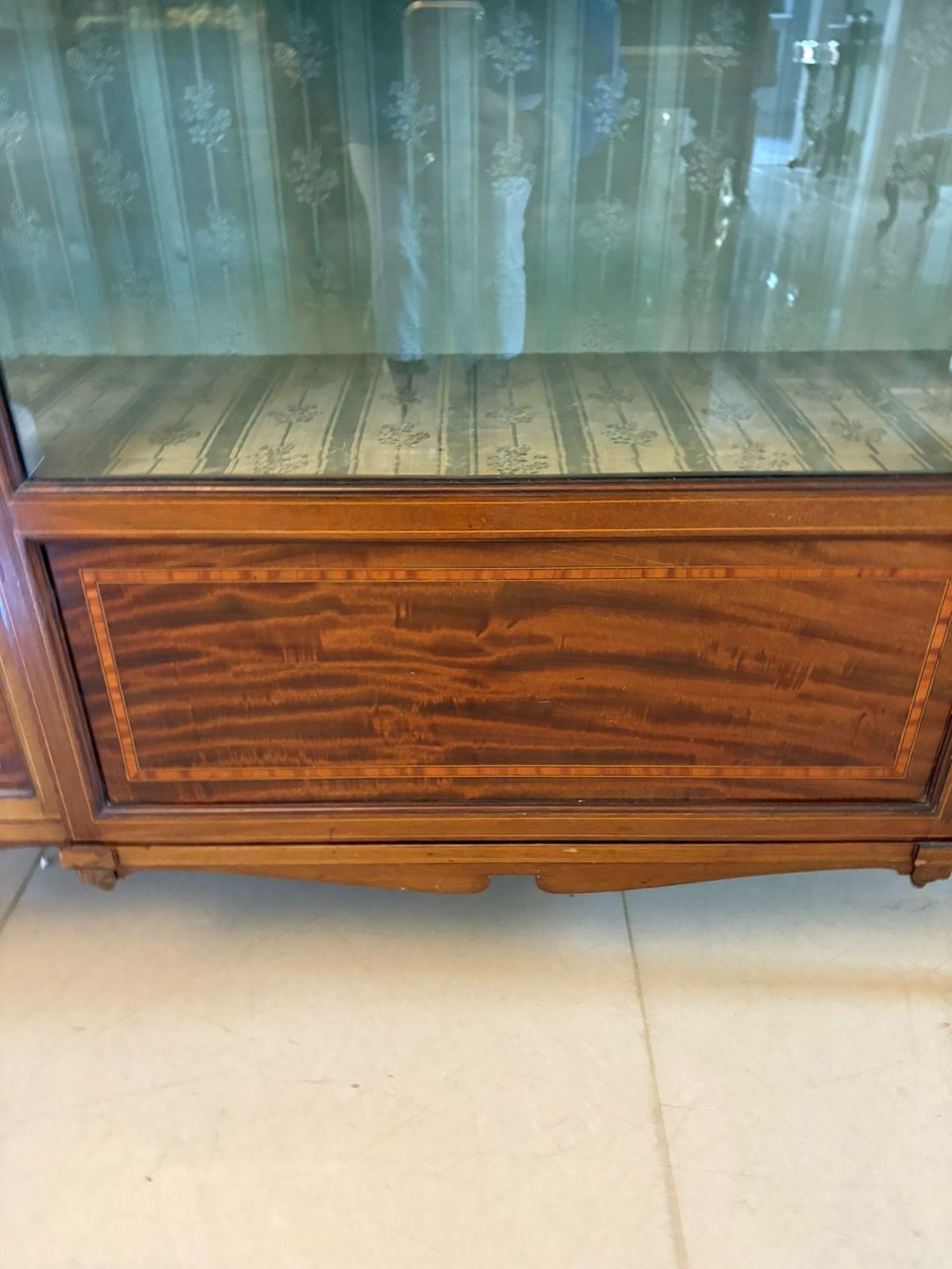 photo for sale Superb Quality Antique 20th Century Inlaid Mahogany Display Cabinet