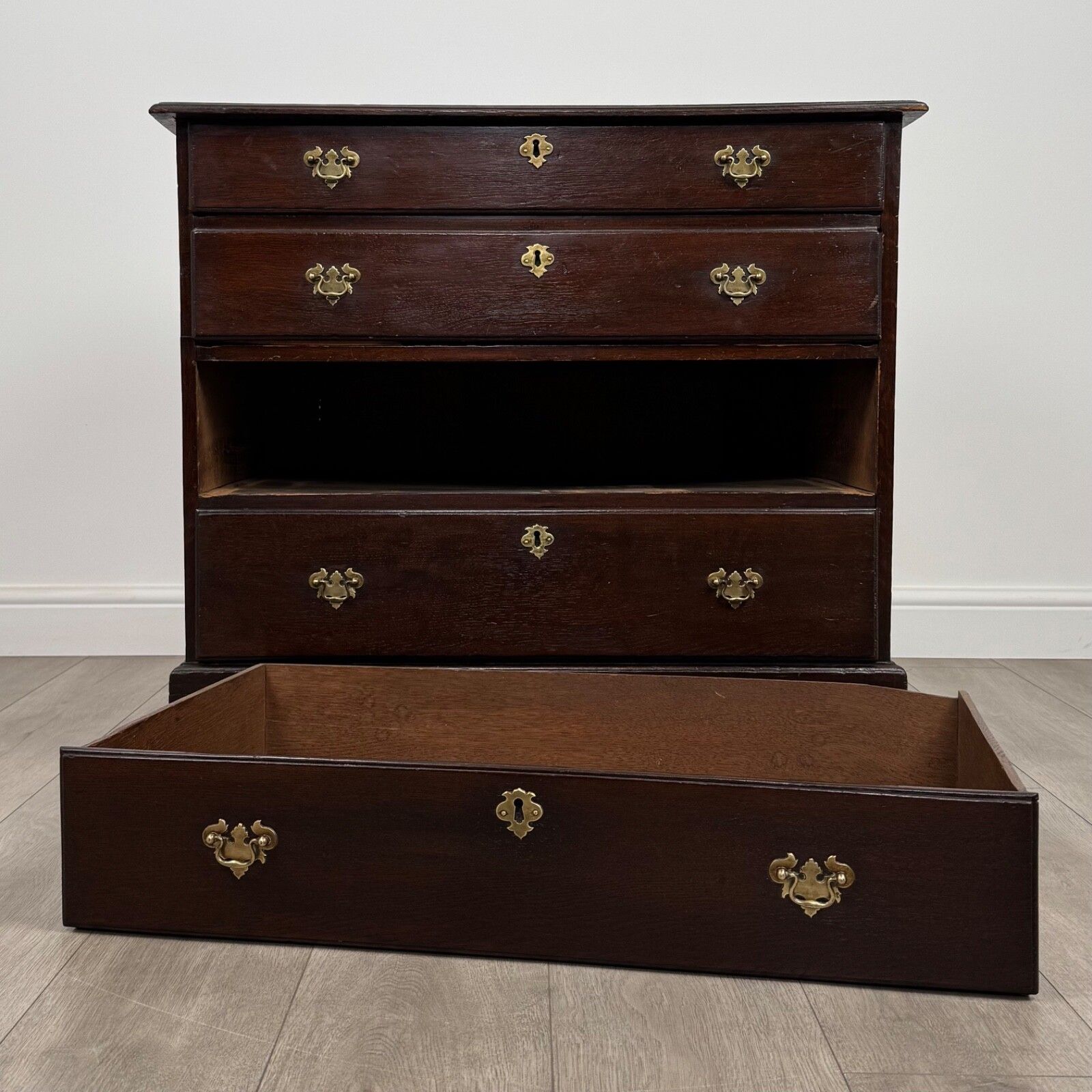 photo for sale Antique 18th Century Fine Quality Chest Of Drawers In Oak