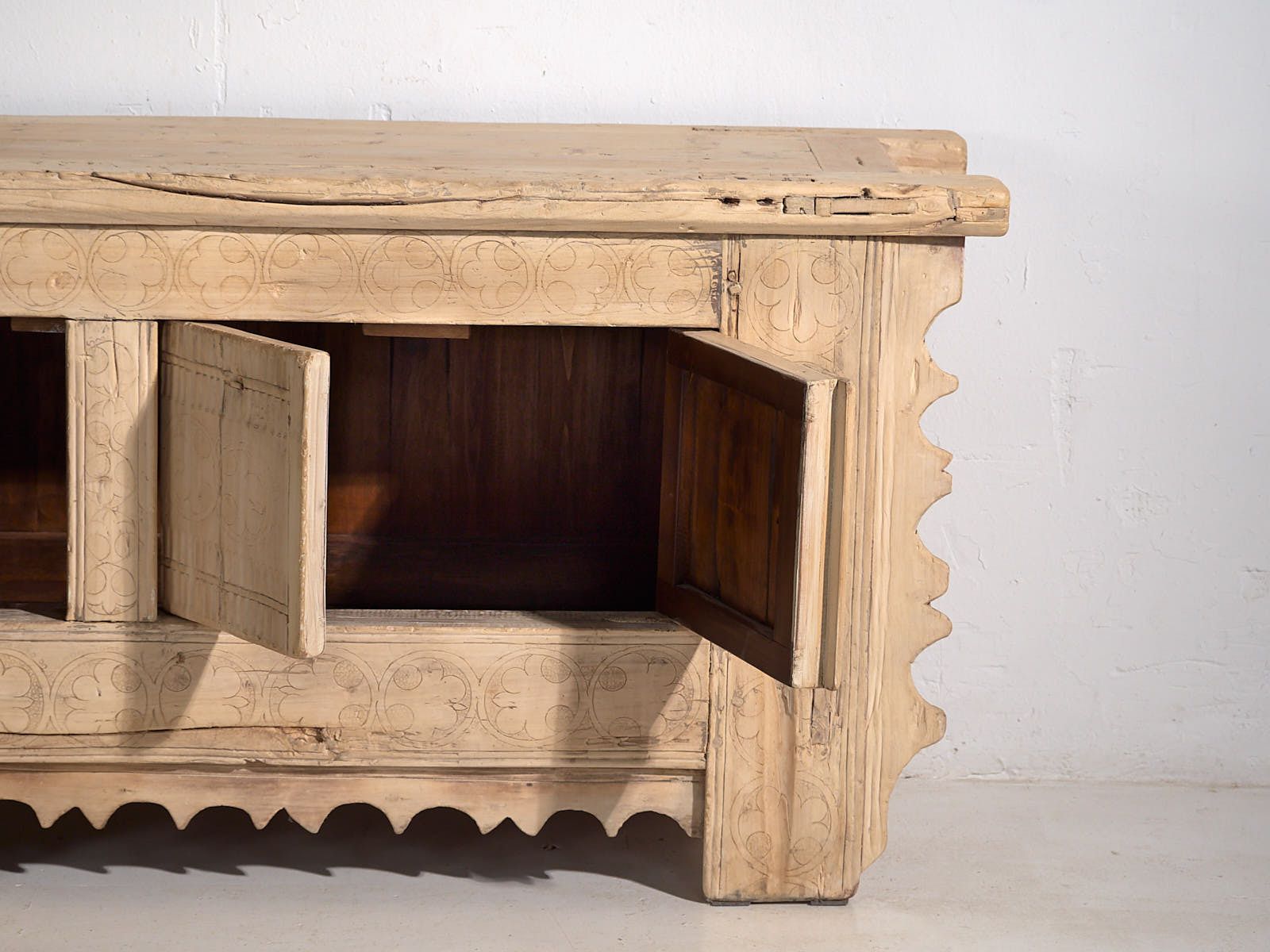 photo vinterior Antique Ethnic Tv Cabinet (C.1850) #55